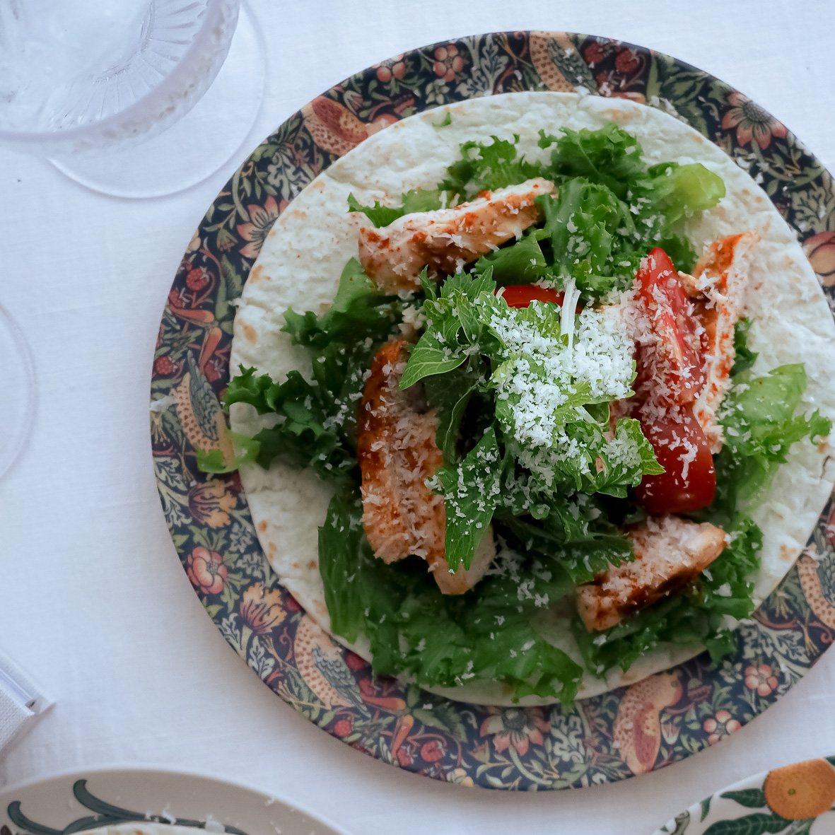 スパイシーなグリルチキンタコスのレシピ